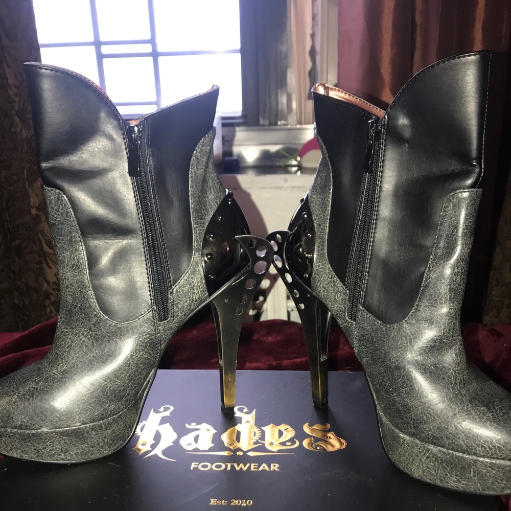 Stylist boots